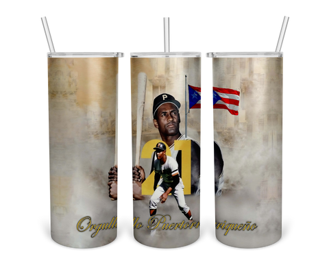 Set of three tumblers featuring Roberto Clemente in a Pittsburgh Pirates uniform with number 21, Puerto Rican flag, and 'Orgullo Puertorriqueño' text, ideal for fans in 2025.